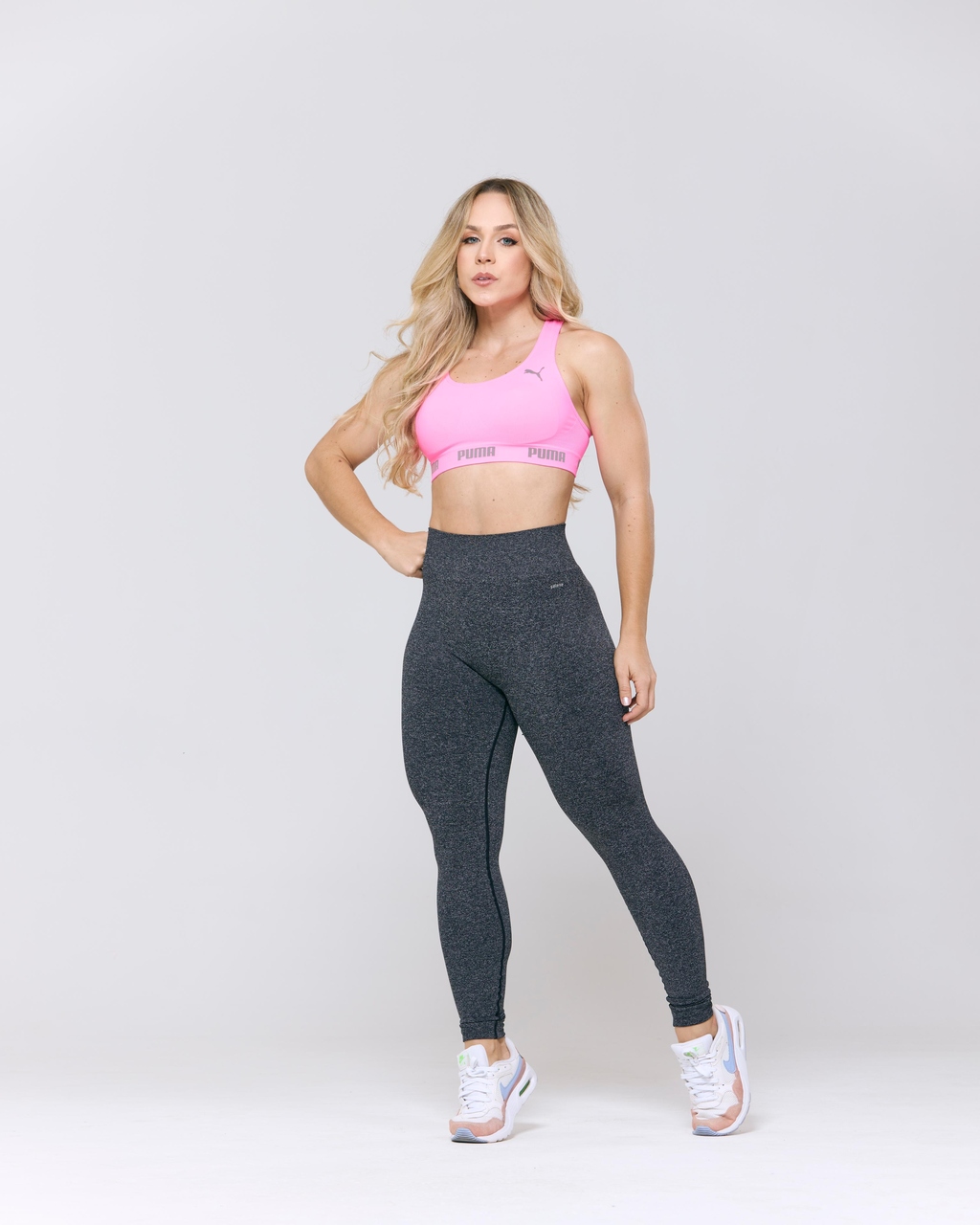 CONJUNTO LEGGING PRETA MESCLA TOP PUMA ROSA NEON