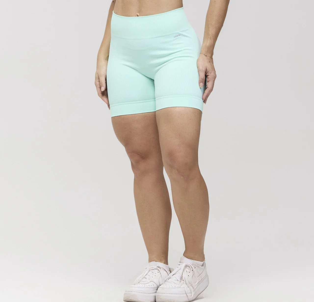 20922 SHORTS SEM COSTURA - FITNESS VERDE CLARO
