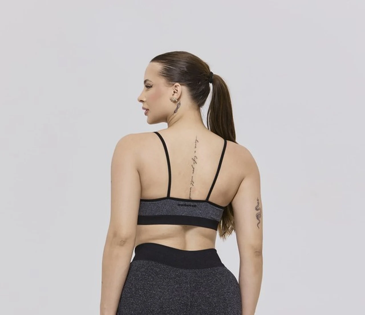 20927 TOP COM BOJO SEM COSTURA QUADRICULADO - FITNESS PRETO MESCLA