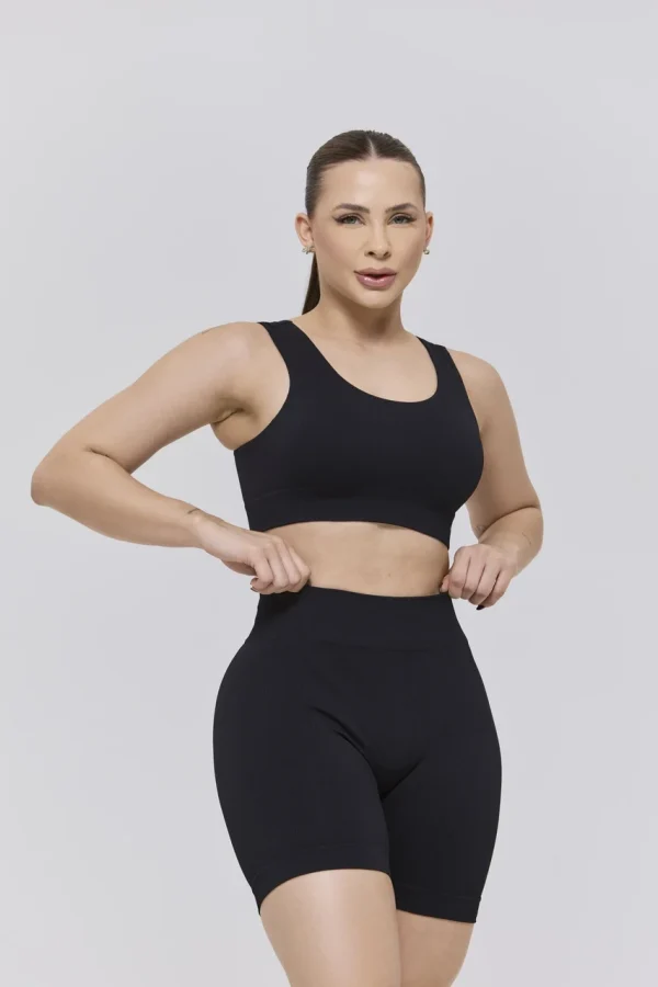 CONJUNTO SHORT E TOP COSTURA – FITNESS PRETO