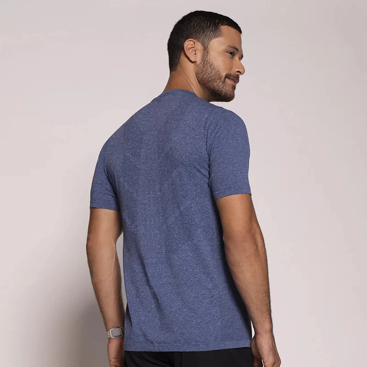 20946 CAMISETA SEM COSTURA MASCULINA MARINHO MESCLA