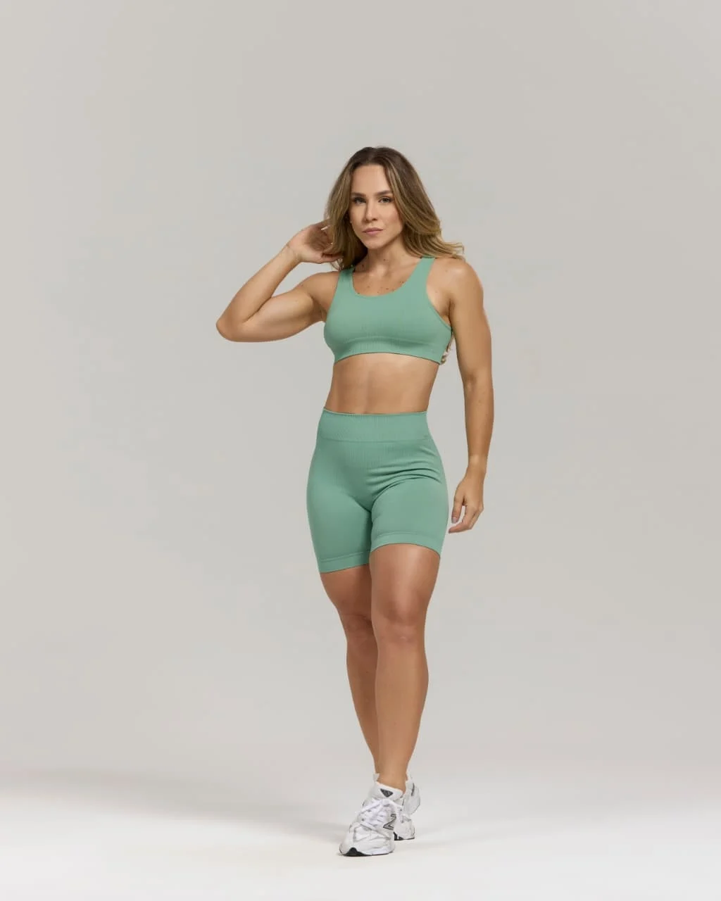 CONJUNTO SHORT E TOP SEM COSTURA – FITNESS ALECRIM