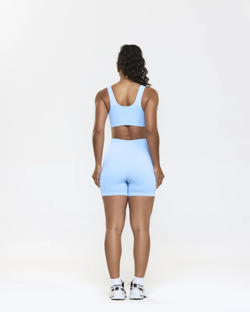 CONJUNTO CANELADO SEM COSTURA SHORT E TOP AZUL CLARO - FITNESS SELENE - Imagem 2