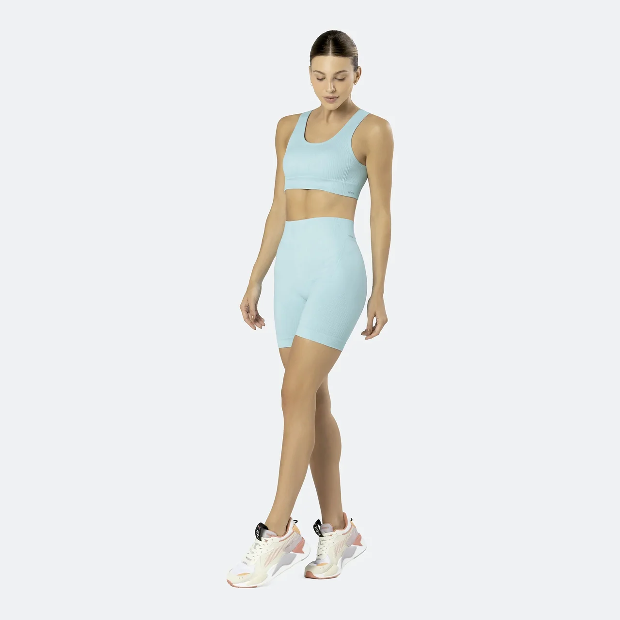 CONJUNTO CANELADO SEM COSTURA SHORT E TOP VERDE AGUA – FITNESS SELENE