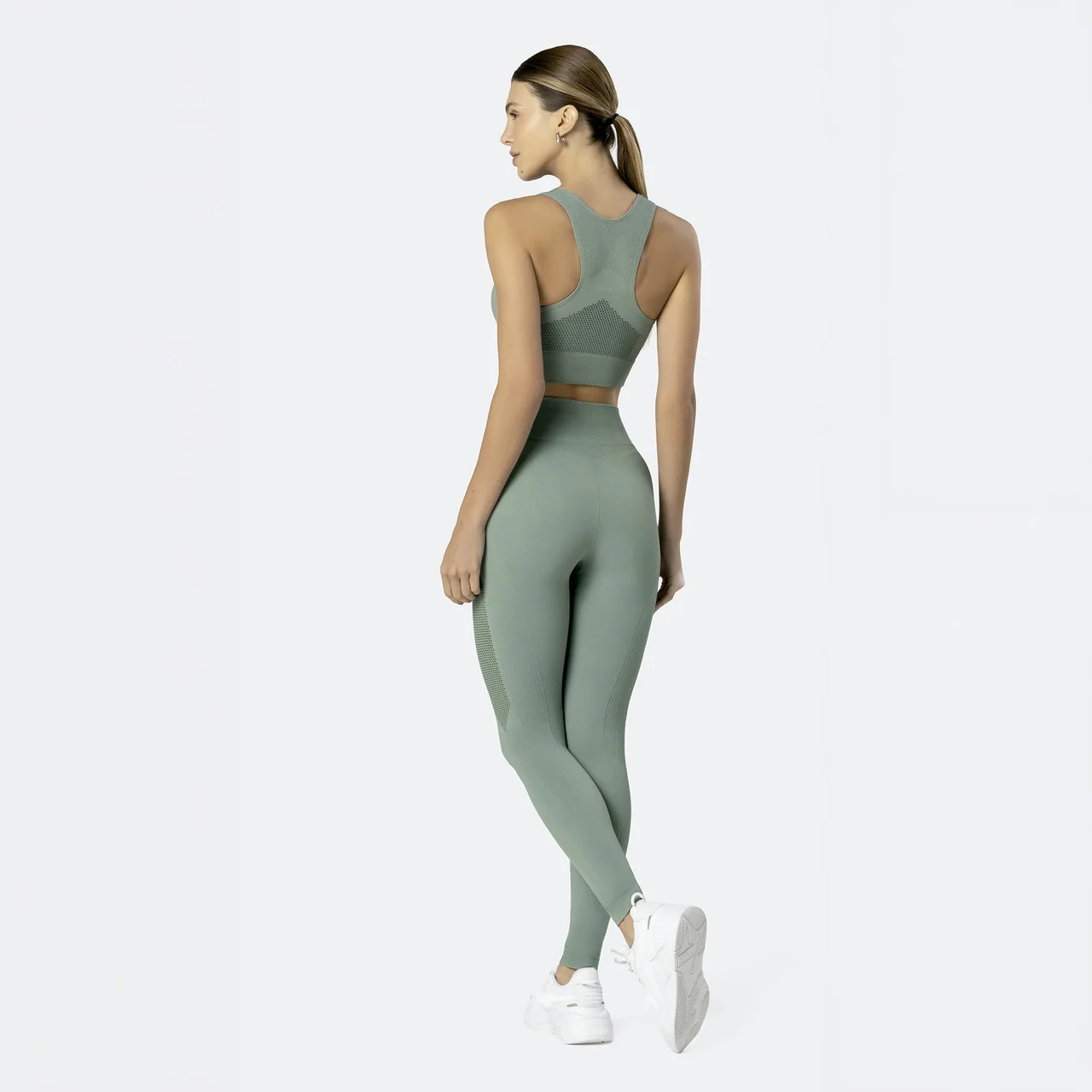 CONJUNTO LEGGING E TOP SEM COSTURA – SELENE EUCALIPTO